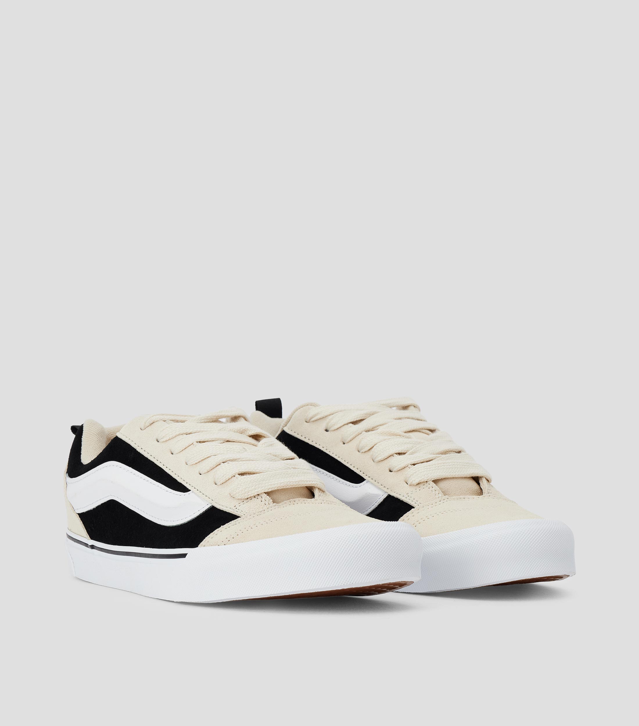 Tenis casuales UA Knu Skool en piel vacuna Hombre